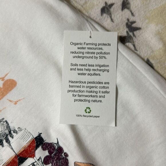 Organic Collective XS White Peach red Black Eiffel Tower Paris Picnic Graphic T - Picture 7 of 8